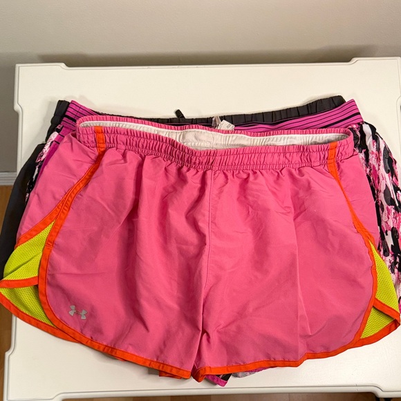 11 pairs of women’s running shorts all large - Picture 3 of 12